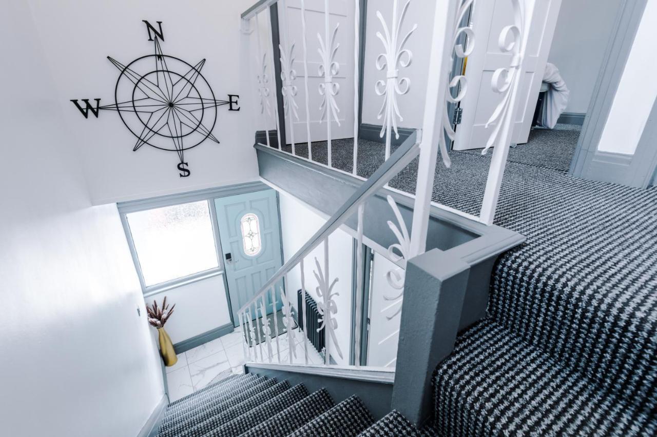 Only Family Groups - Pets Stay For Free - Sleeps 8 - Sofabed Blackpool Dış mekan fotoğraf