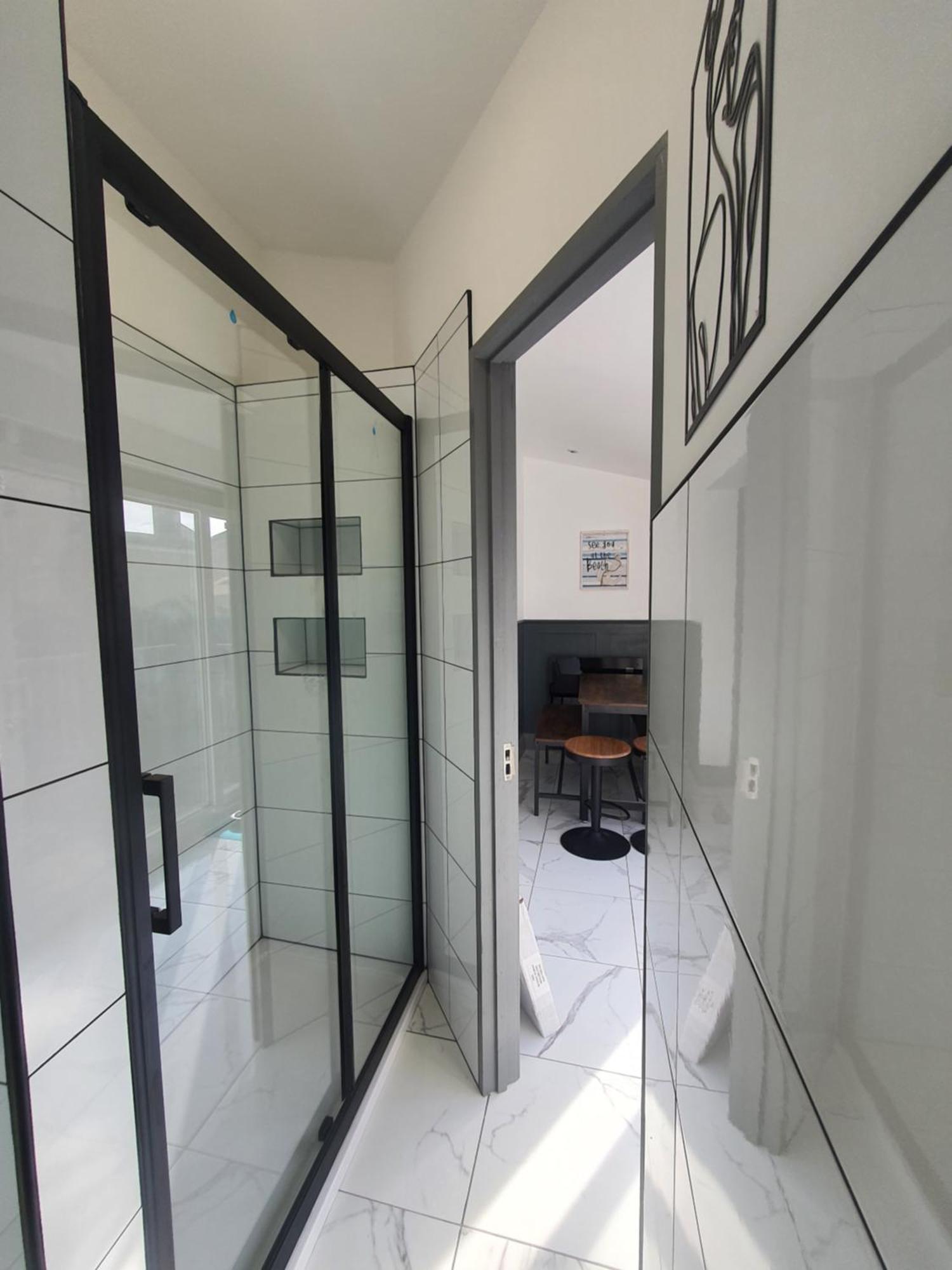 Only Family Groups - Pets Stay For Free - Sleeps 8 - Sofabed Blackpool Dış mekan fotoğraf