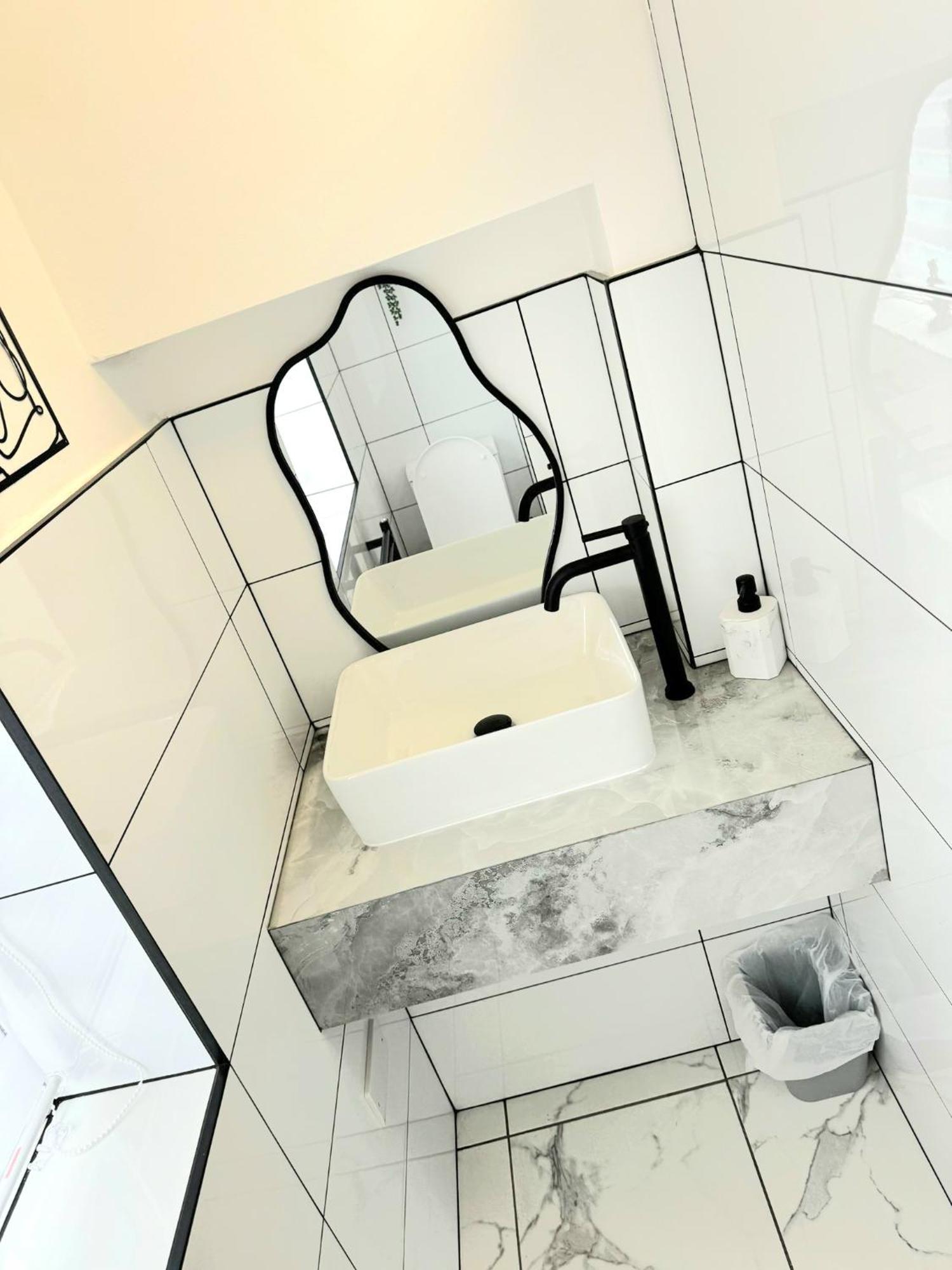 Only Family Groups - Pets Stay For Free - Sleeps 8 - Sofabed Blackpool Dış mekan fotoğraf