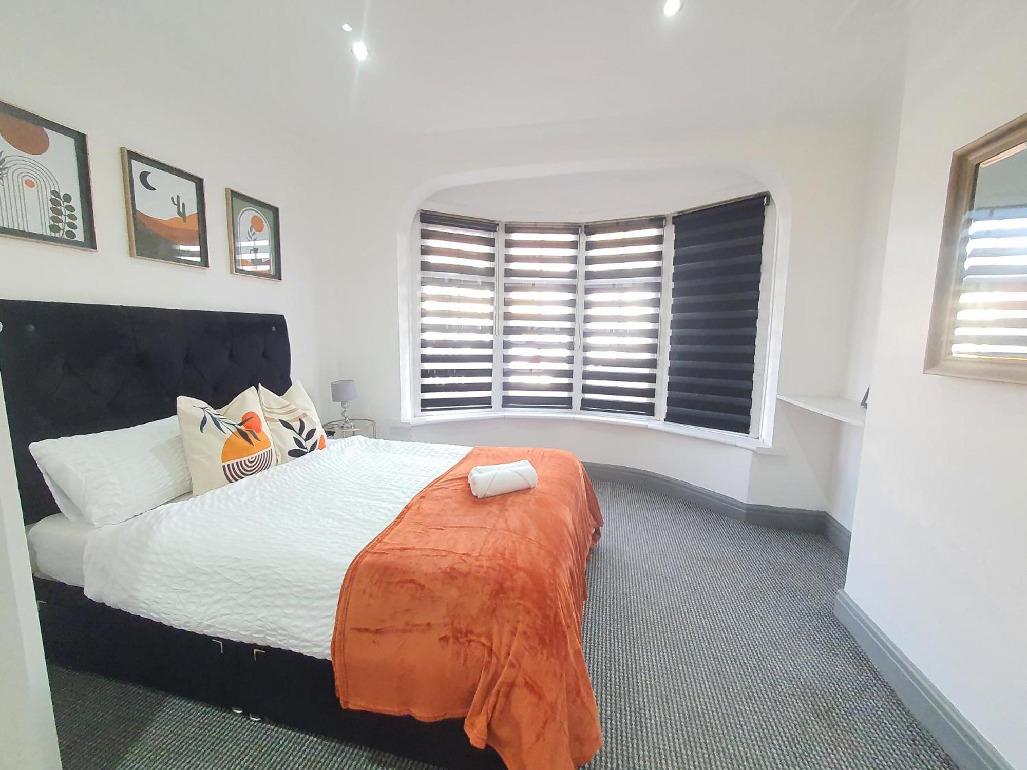Only Family Groups - Pets Stay For Free - Sleeps 8 - Sofabed Blackpool Dış mekan fotoğraf